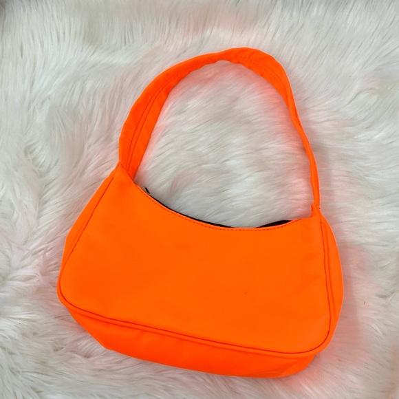 Néon Orange Nylon Shoulder Bag - Picture 9 of 10